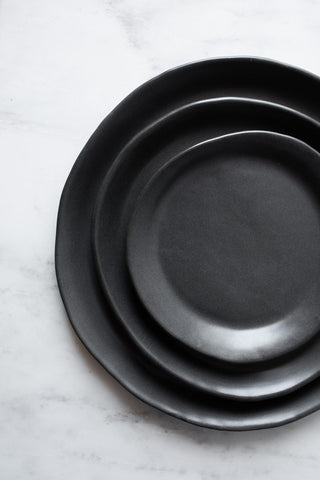 Kinfolk Dinner Plate - Matte Black