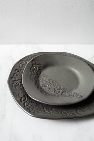 Lace Piatra Dinner Plate - Gunmetal